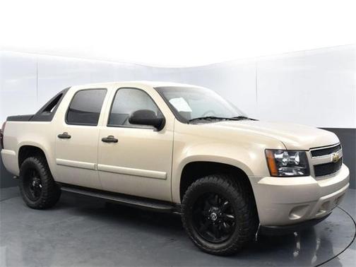 Photo 1 of 35 of 2008 Chevrolet Avalanche 1500 LS