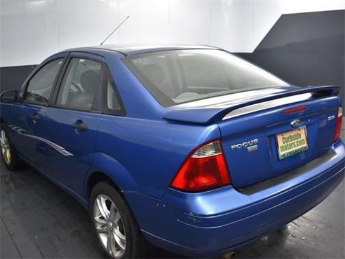 2005 Ford Focus ZX4 SE
