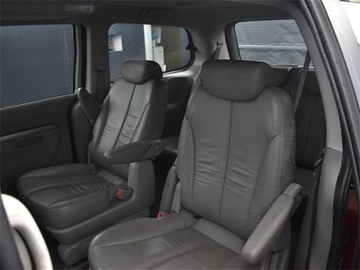 2008 Hyundai Entourage GLS
