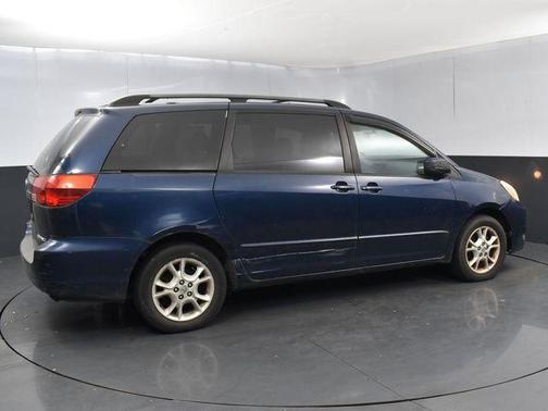 2004 Toyota Sienna XLE