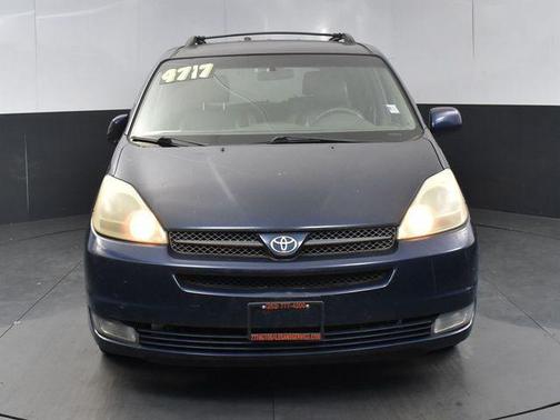 2004 Toyota Sienna XLE