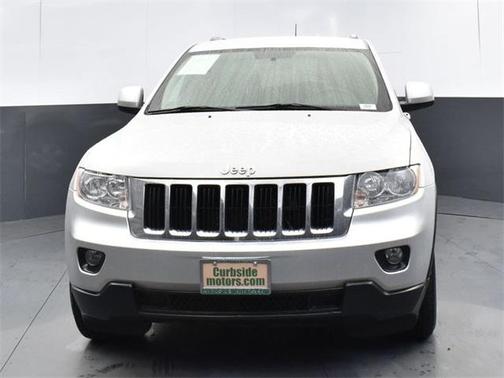 Photo 4 of 33 of 2011 Jeep Grand Cherokee Laredo
