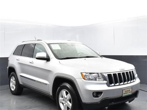 Photo 1 of 33 of 2011 Jeep Grand Cherokee Laredo