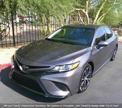 2020 Toyota Camry SE