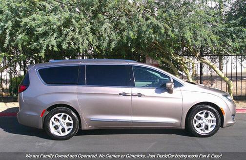 2017 Chrysler Pacifica Touring-L