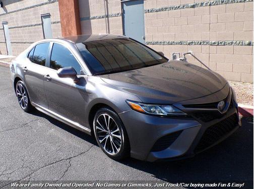2019 Toyota Camry SE