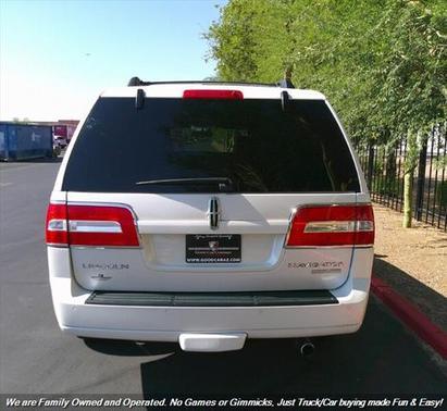 2011 Lincoln Navigator Base