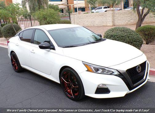 Glacier White 2021 Nissan Altima SR FWD