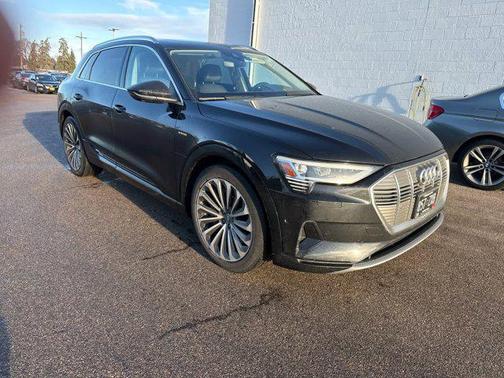 2019 Audi e-tron Prestige