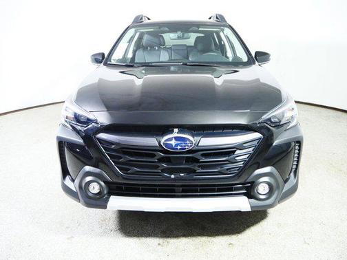 Crystal Black Silica 2025 Subaru Outback Limited