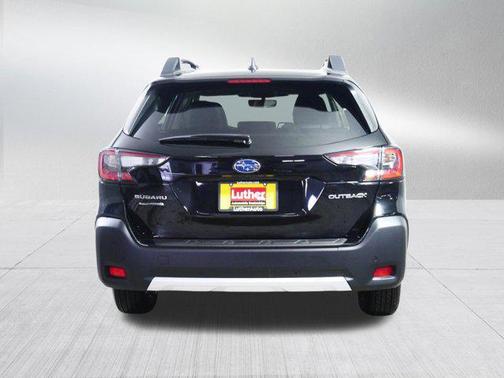 Crystal Black Silica 2025 Subaru Outback Limited
