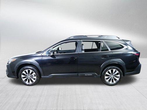 Crystal Black Silica 2025 Subaru Outback Limited