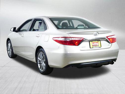 Creme Brulee Mica 2017 Toyota Camry SE