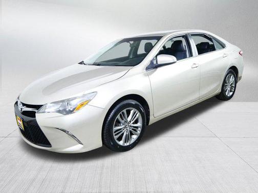 Creme Brulee Mica 2017 Toyota Camry SE
