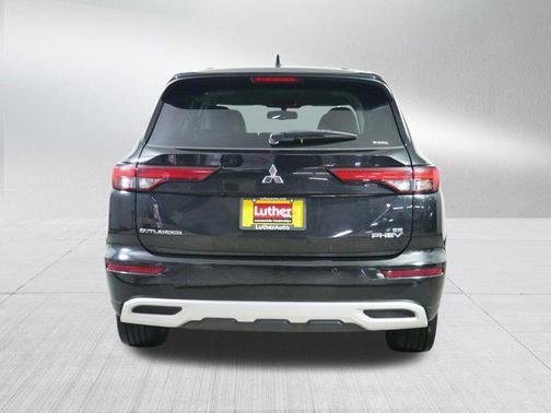 2023 Mitsubishi Outlander PHEV SE