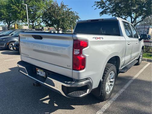 Silver Ice Metallic 2019 Chevrolet Silverado 1500 LT