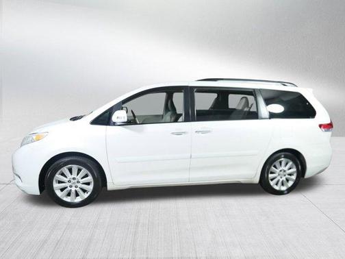 2013 Toyota Sienna XLE