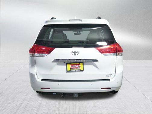 2013 Toyota Sienna XLE