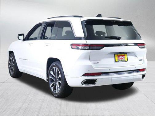Bright White Clearcoat 2023 Jeep Grand Cherokee Overland