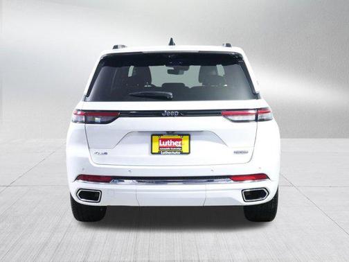 Bright White Clearcoat 2023 Jeep Grand Cherokee Overland