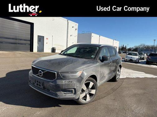 2021 Volvo XC40 T5 Momentum