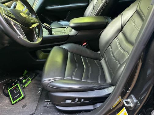 Dark Granite Metallic 2018 Cadillac XT5 Platinum