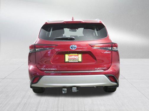 2020 Toyota Highlander Hybrid Platinum