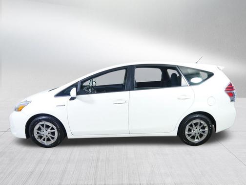 Blizzard Pearl 2016 Toyota Prius v Two