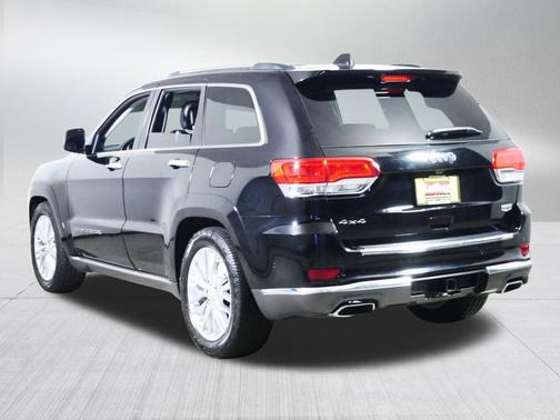 Diamond Black Crystal Pearlcoat 2017 Jeep Grand Cherokee Summit