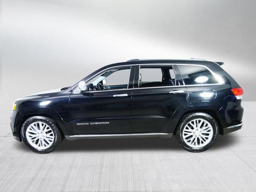Diamond Black Crystal Pearlcoat 2017 Jeep Grand Cherokee Summit
