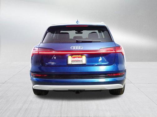2019 Audi e-tron Prestige