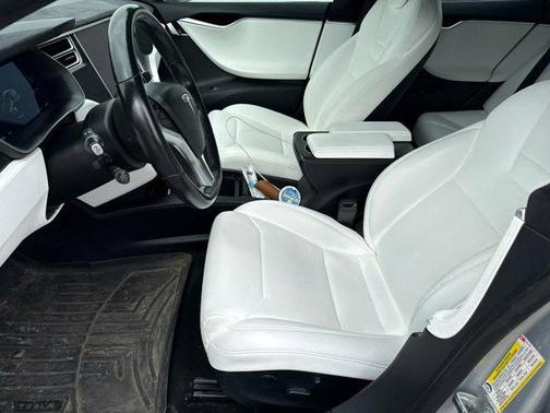 2017 Tesla Model S 75D
