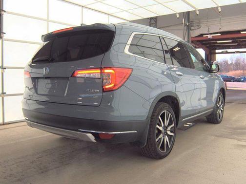 Sonic Gray Pearl 2022 Honda Pilot Elite
