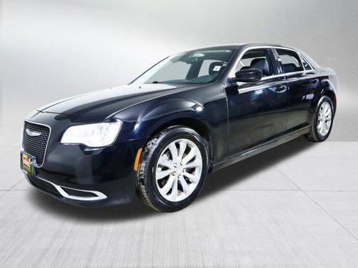 2022 Chrysler 300 Touring