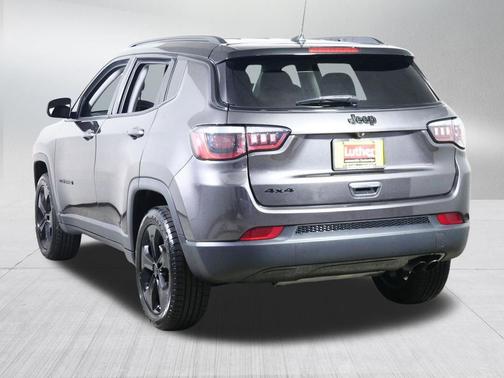 Granite Crystal Metallic Clearcoat 2019 Jeep Compass Latitude