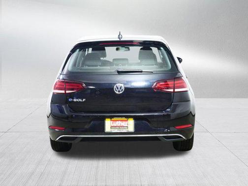 Deep Black Pearl 2019 Volkswagen e-Golf SE