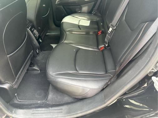 Diamond Black Crystal Pearlcoat 2024 Jeep Compass Limited