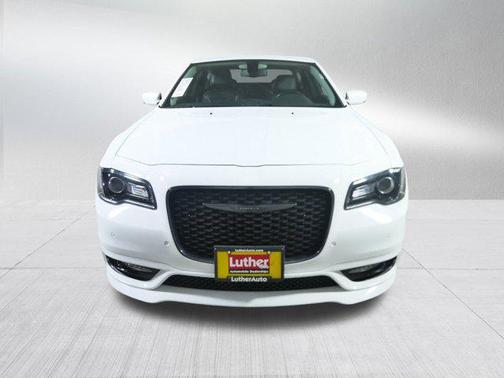 2022 Chrysler 300 Touring