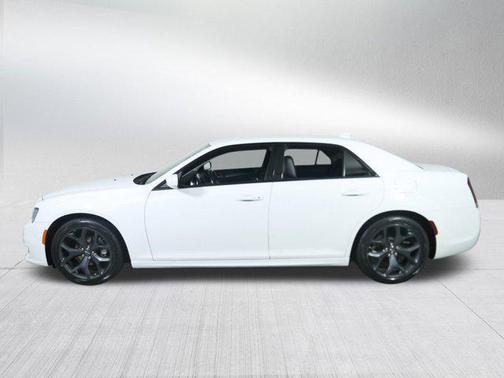 2022 Chrysler 300 Touring