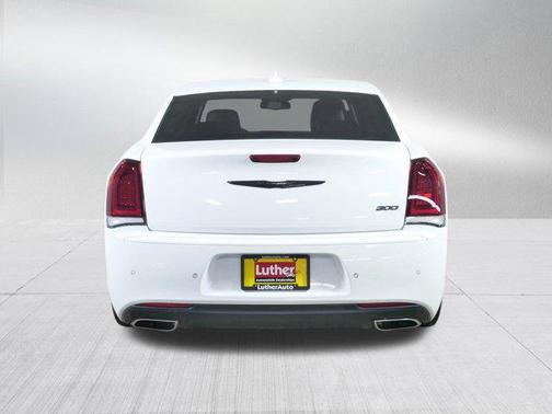 2022 Chrysler 300 Touring