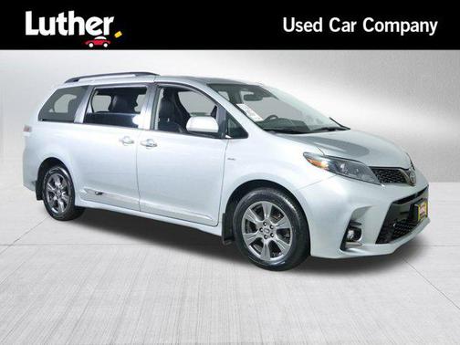 2020 Toyota Sienna SE