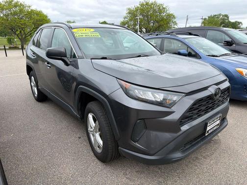 Magnetic Gray Metallic 2019 Toyota RAV4 LE