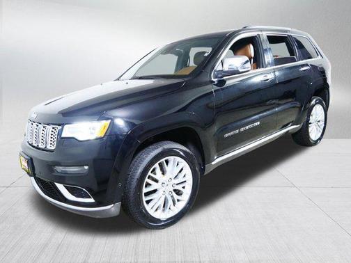 Diamond Black Crystal Pearlcoat 2017 Jeep Grand Cherokee Summit