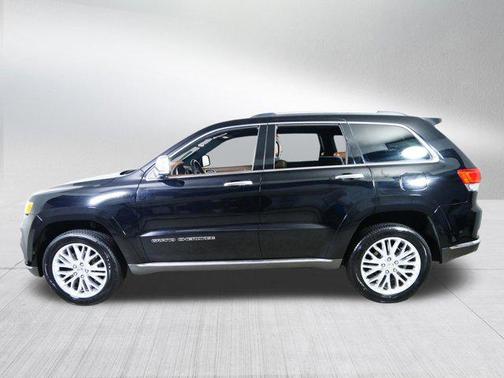 Diamond Black Crystal Pearlcoat 2017 Jeep Grand Cherokee Summit