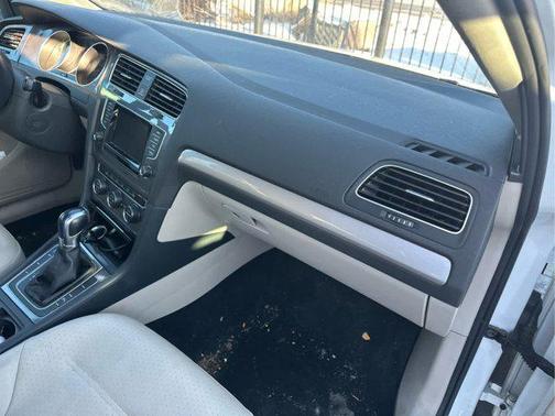 2015 Volkswagen e-Golf SEL Premium