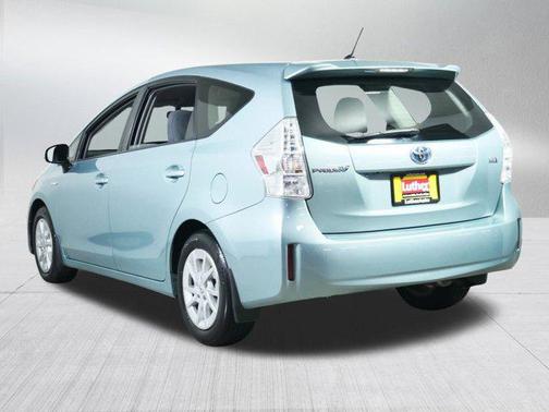 2013 Toyota Prius v Five