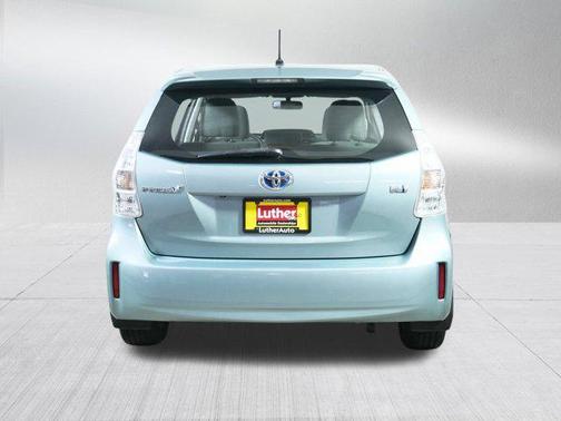 2013 Toyota Prius v Five