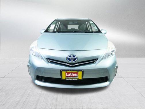 2013 Toyota Prius v Five