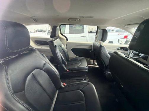 Silver Mist Clearcoat 2023 Chrysler Pacifica Hybrid Touring L