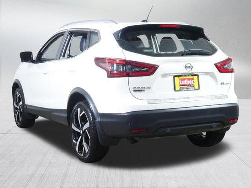2022 Nissan Rogue Sport SL